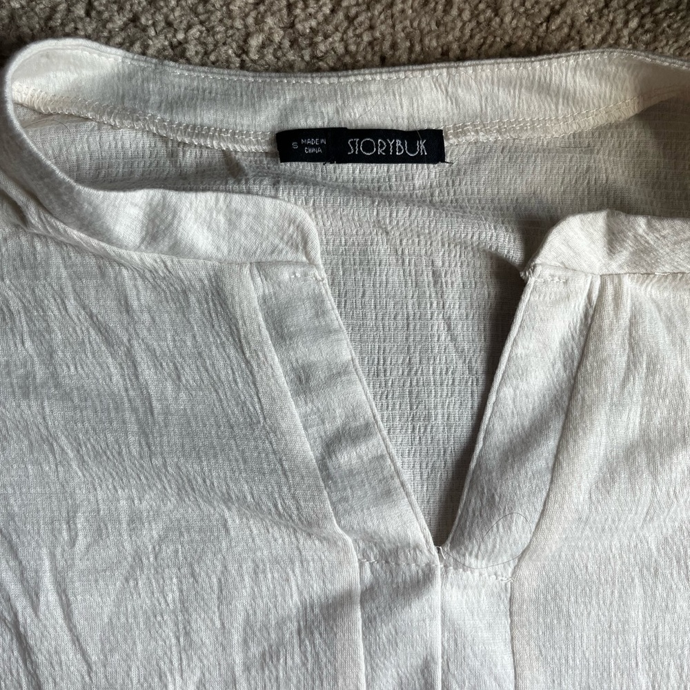 Egg Shell Ruffle Top - Picture 2 of 3